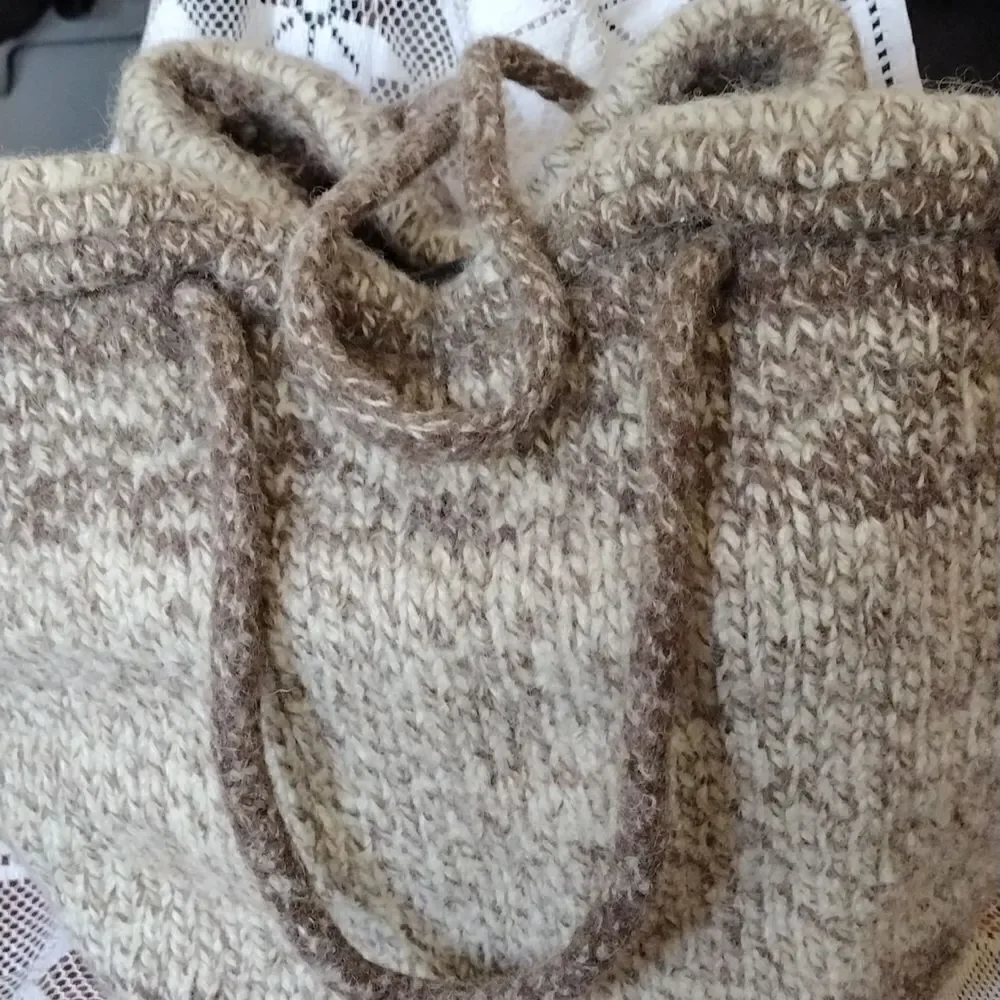 Hand crafted knit bag  - Picture 3 of 4